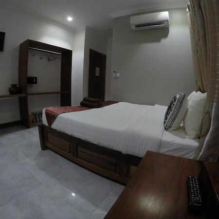 Happy​​ Family Guesthouse Kampot Bagian luar foto