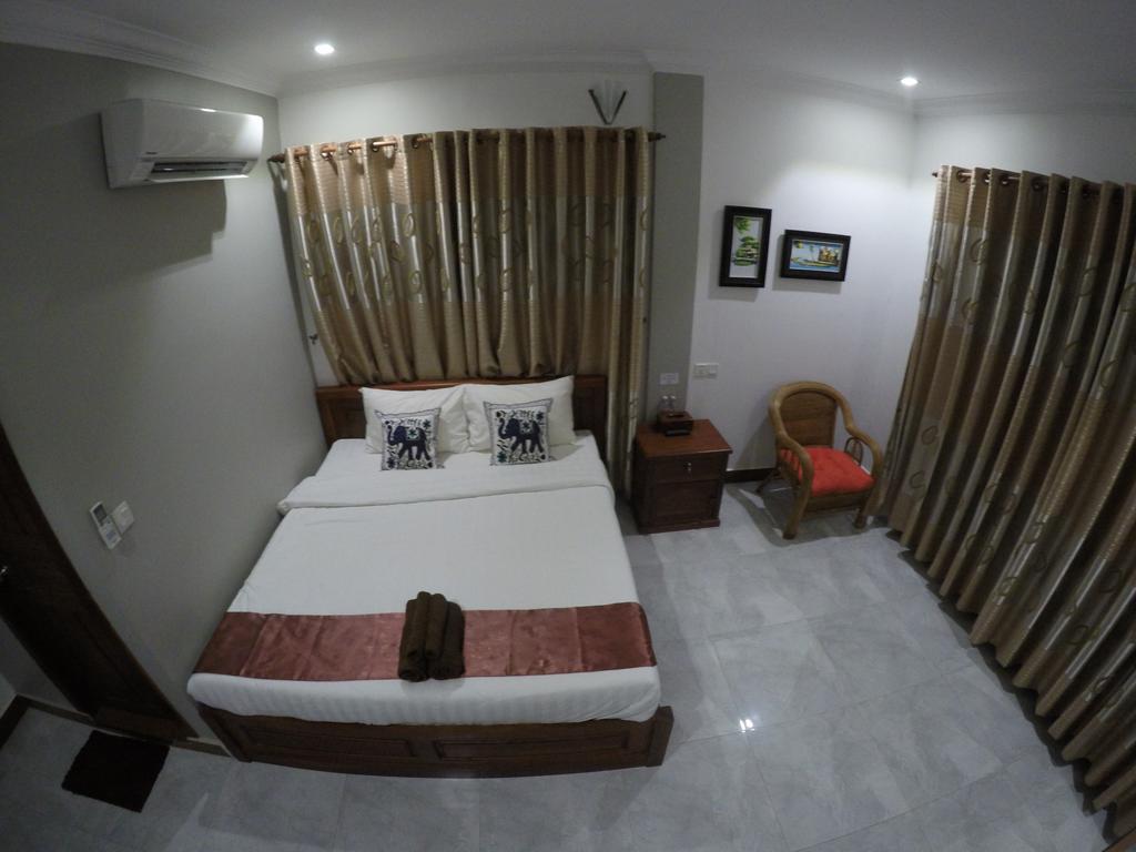 Happy​​ Family Guesthouse Kampot Bagian luar foto