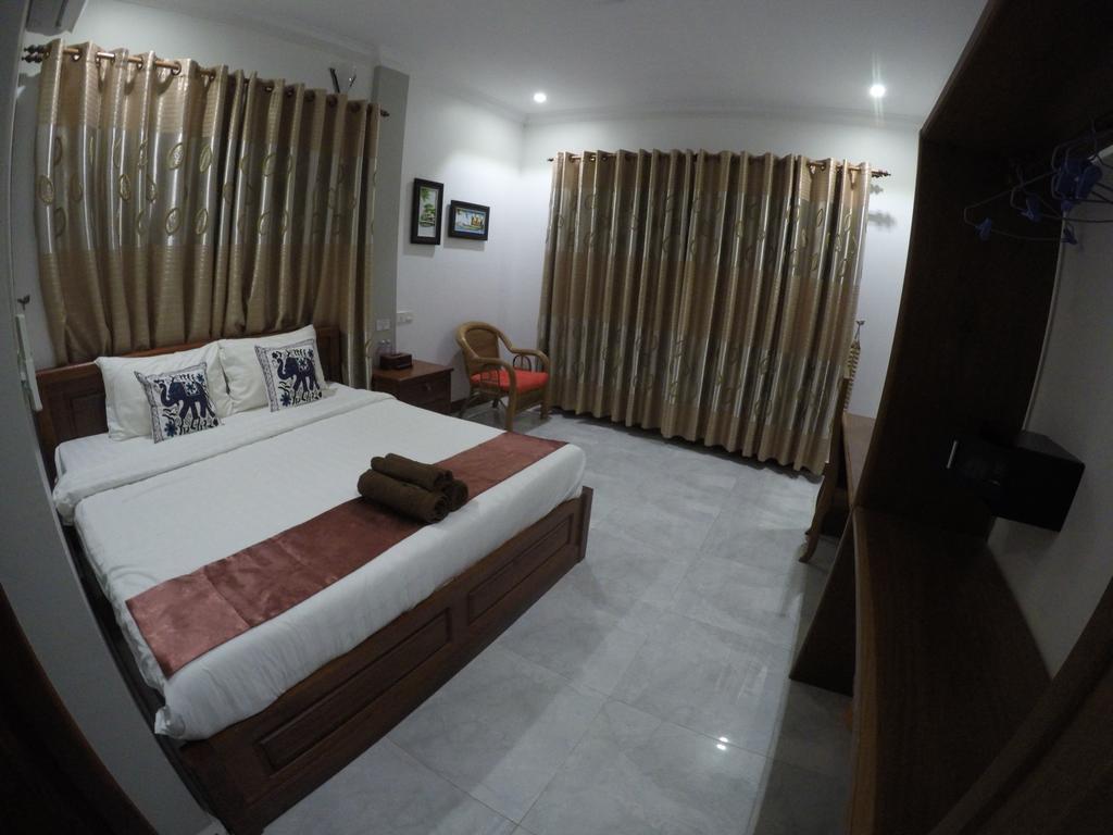 Happy​​ Family Guesthouse Kampot Bagian luar foto