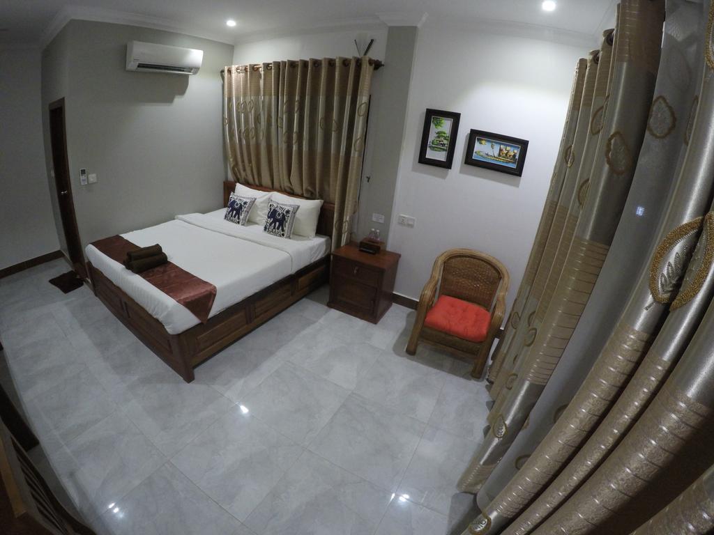 Happy​​ Family Guesthouse Kampot Bagian luar foto
